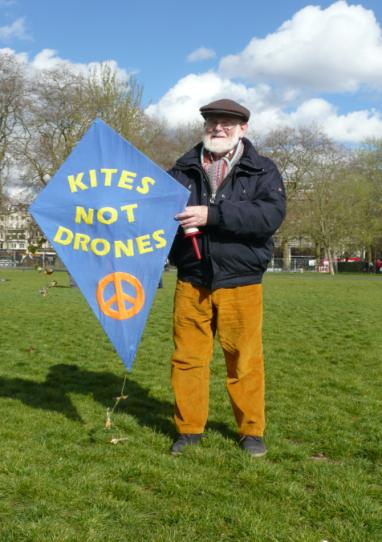 Noel with kite