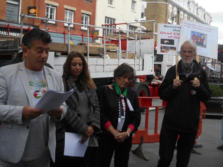 people gathered to remember Hiroshima