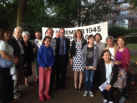 people gathered to remember Hiroshima